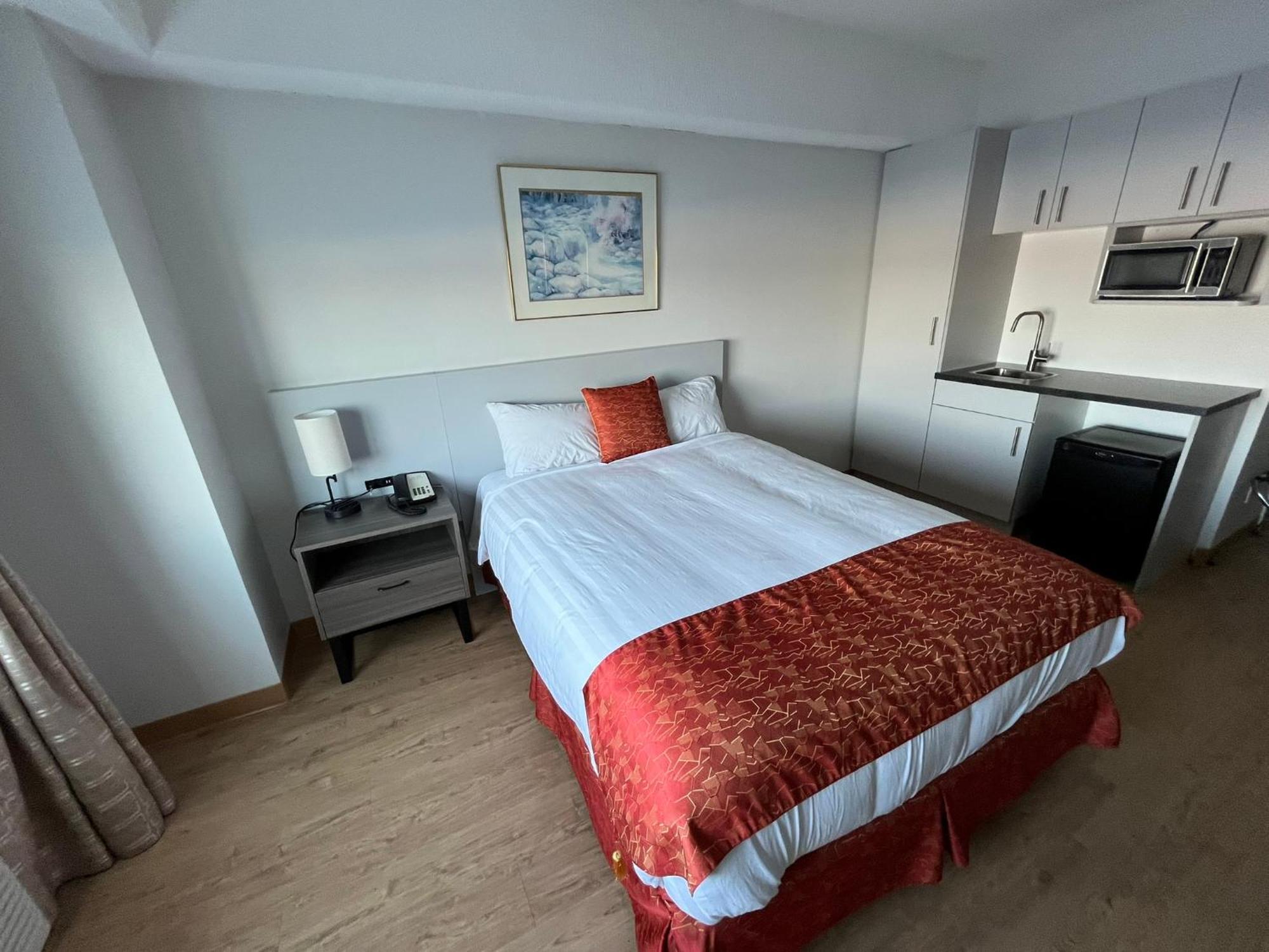 The Lodge Inn Edmonton Bagian luar foto