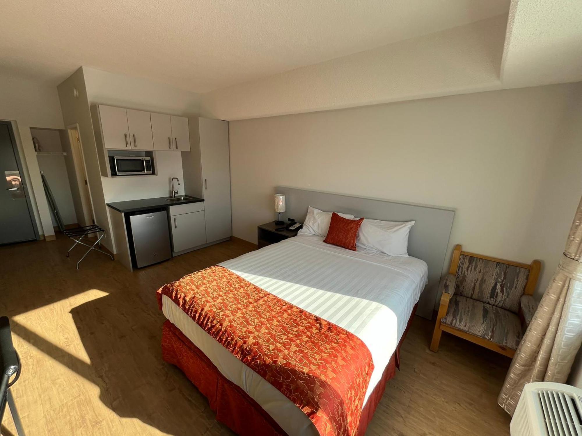 The Lodge Inn Edmonton Bagian luar foto